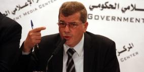 قراقع: الاسير بسام السايح يصارع الموت