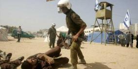 تعرض أسيرين لضرب وحشي ومبرح في سجني نفحة والنقب