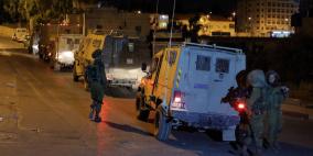 الاحتلال يعتقل شابين من جنين