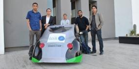 طلبة مغاربة يصنعون سيارة صديقة للبيئة تتحرك ببطاريتين