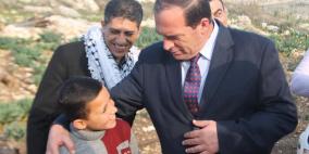 محافظ طولكرم يتفقد خربة الحمام ويطلع على مشاكل قاطنيها