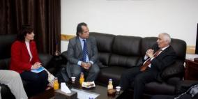 مدير الشؤون الانسانية في الامم المتحدة يتوعد بمساعدة متضرري المنخفض الجوي في الخليل