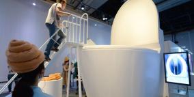 بالصور: رحلة إلى داخل مرحاض ضخم.. ترفيه موجه لأطفال اليابان