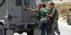 الاحتلال يعتدي على شاب بالضرب ويعتقل آخرين في الخليل