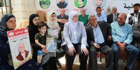 غنام: أسرانا يدخلون مراحل حرجة وعلى العالم أن يتحمل مسؤولياته تجاههم