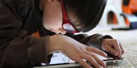 استخدام الأطفال "للآيباد" يهدد صحة أيديهم