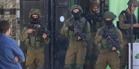 الاحتلال يصادر تسجيلات كاميرات المراقبة في الخليل