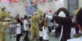 فرقة "عائلة ماما كريمة "التابعة لجمعية عطاء فلسطين تحيي حفل ختامي وترفيهي للأطفال