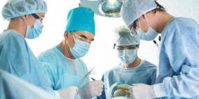 أصغر إنسان يخضع لعملية زرع يدين.. طفل في الثامنة