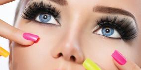 خطوات بسيطة لوضع الميك اب المناسب لعدساتك الملونة