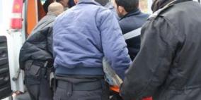 إصابة شاب بجراح خطيرة إثر دهسه بمركبة غير قانونية في الخليل