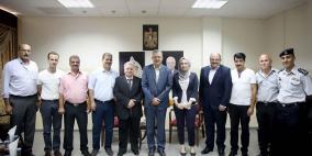 محافظ طولكرم يلتقي الشركاء القائمين على تنفيذ مشروع أطول سارية لعلم فلسطين