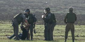 قوات الاحتلال تنكل بعامل محطة وقود في جنين