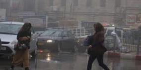 الشرطة تحذر المواطنين من خطر الانزلاق على الطرق