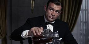 جيمس بوند كان مدمنا على الكحول وعاجزا جنسيا