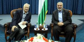 رئيس لجنة الانتخابات المركزية د. حنا ناصر يلتقي هنية في غزة