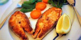تناول الأسماك والابتعاد عن صفار البيض والدهون يقلل معدل الكوليسترول