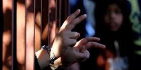 الاحتلال يحتجز زوجة الأسير حسن شوكة