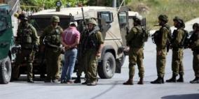 الاحتلال يعتقل شابا من جنين على معبر الكرامة