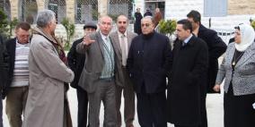 بلدية الخليل ووزارة التربية والتعليم تتفقان على استملاك المدارس المستأجرة