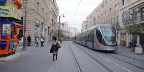 نشوب حريق في شارع يافا يعطل حركة القطار الخفيف في القدس