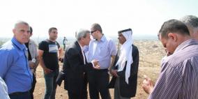 قلقيلية: المحافظ يتفقد عرب الرماضين وأبو فرده المعزولين خلف الجدار