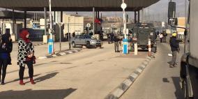 اعتقال فتاة على حاجز قلنديا بادعاء محاولتها تنفيذ عملية دهس