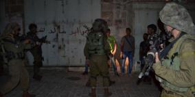 الاحتلال يعتقل ثمانية مواطنين