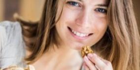 اضيفي ستة أطعمة لغذائك لتتخلصي من الكوليسترول