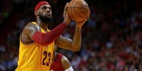 جيمس "ملك السلة" يتربع على قلوب الأميركيين