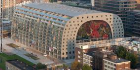 سوق للخضار والفاكهة بشكل "محطة فضائية" في هولندا