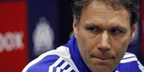 تقارير: فان باستن يتولى تدريب الكمار الهولندي