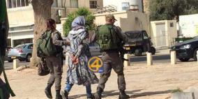 الخليل: اعتقال مواطنة بدعوى حيازتها سكين