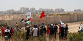 إصابة العشرات بحالات الاختناق جراء قمع الاحتلال لمسيرة نعلين الأسبوعية