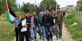 نعلين: إصابات بالاختناق بعد قمع المسيرة الأسبوعية