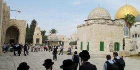 مستوطنون يدنسون ساحات المسجد الأقصى