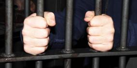 السجن لأميركي سرق صوراً عارية لفتيات وهددهن بنشرها