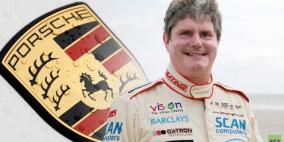 ضرير يسعى لدخول "غينيس" مجددا بقيادة سيارة رياضية