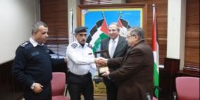 بلدية نابلس تكرم الشرطي المتميز