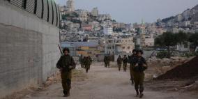 الاحتلال يصيب شاب ويعتقل 6 آخرين أثناء تسللهم عبر حدود غزة