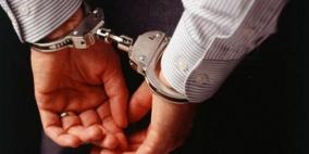 القبض على شاب وسيدتين بتهمة السرقة في جنين