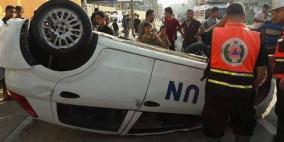 اصابة مواطنيْن جراء انقلاب سيارتهم جنوب القطاع