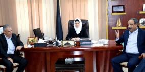 طالبة من مدرسة بنات كفر الديك الثانوية  تتسلم مهام محافظ سلفيت ليوم واحد