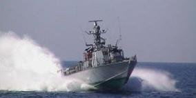 الابراج والزوارق الاسرائيلية تطلق النار تجاه المواطنين ومراكب الصيادين في غزة