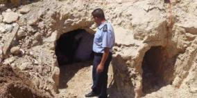 اكتشاف مقبرة أثرية في بلدة عرابة جنوب غرب جنين