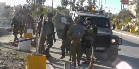 نقل شاب للمستشفى اثر اعتداء جنود الاحتلال عليه في بيت أمر