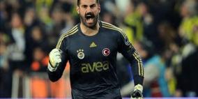 حارس مرمى تركيا يرفض اللعب أمام كازاخستان لشتمه من قبل الجمهور