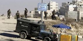 إبعاد شابين من العيسوية لمنعهما من التحضير لاستقبال أسير