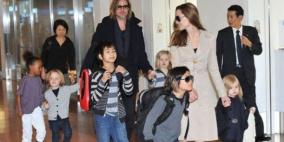 أنجلينا جولي وبراد بيت تزوجا بحضور أولادهما الـ6