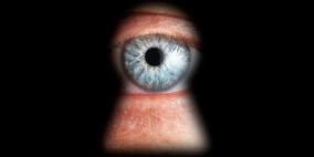 “الإندبندنت”: بريطانيا تراقب مستخدمي الإنترنت في الشرق الأوسط